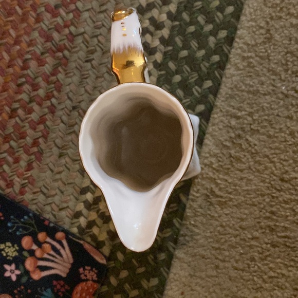 One of Cracker Barrel’s Best! A Flower Gold Trimmed 9.5” Pitcher - Picture 5 of 6